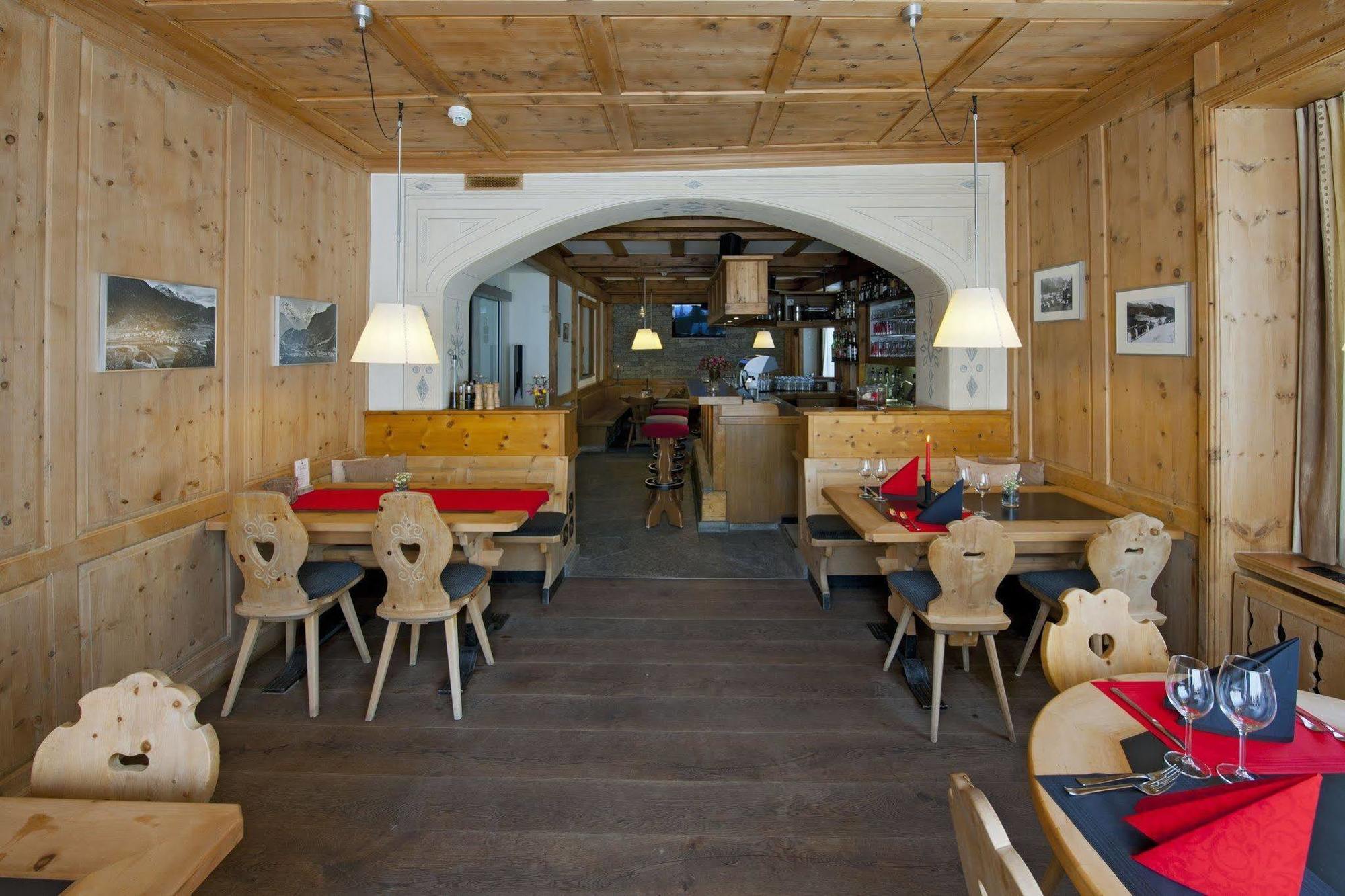 Hotel Crusch Alba Zernez Εξωτερικό φωτογραφία